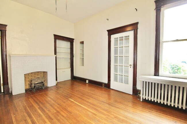Building Photo - 316 N High St