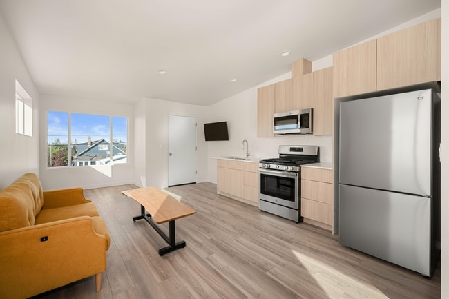 Building Photo - 3201 E 30th Ave