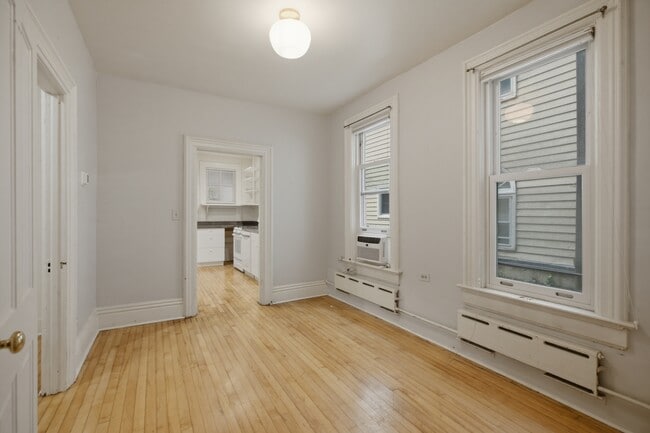 Building Photo - 1843 N Bissell St