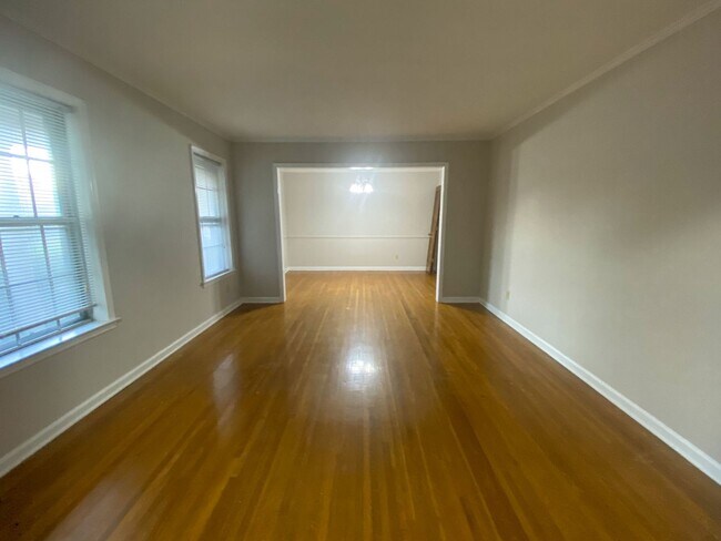 Photo - 5 bed, 2 bath home in East Memphis near Qu...