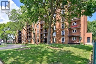 Building Photo - 6520 Thornberry Crescent