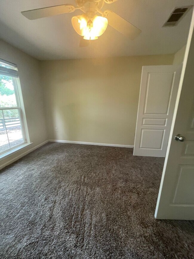 Foto del edificio - 15-1513 Huneycutt