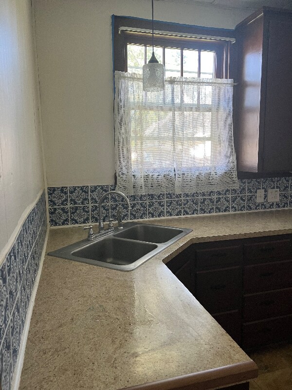 Foto del edificio - 115 E 9th St