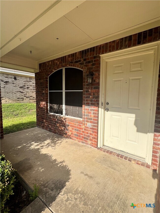 Building Photo - 523 Olaf Dr