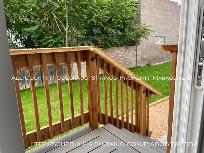 Building Photo - 1112 Topaz Pl