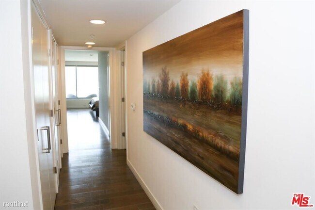 Building Photo - 2 br, 2 bath Condo - 901 S Flower St Unit 601