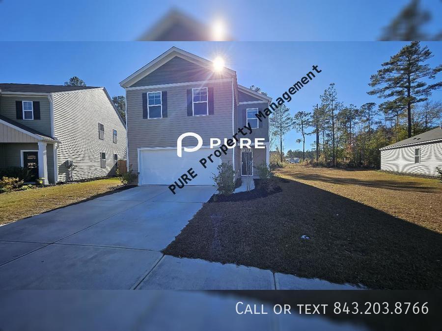 Primary Photo - Pine Hills home Available NOW!