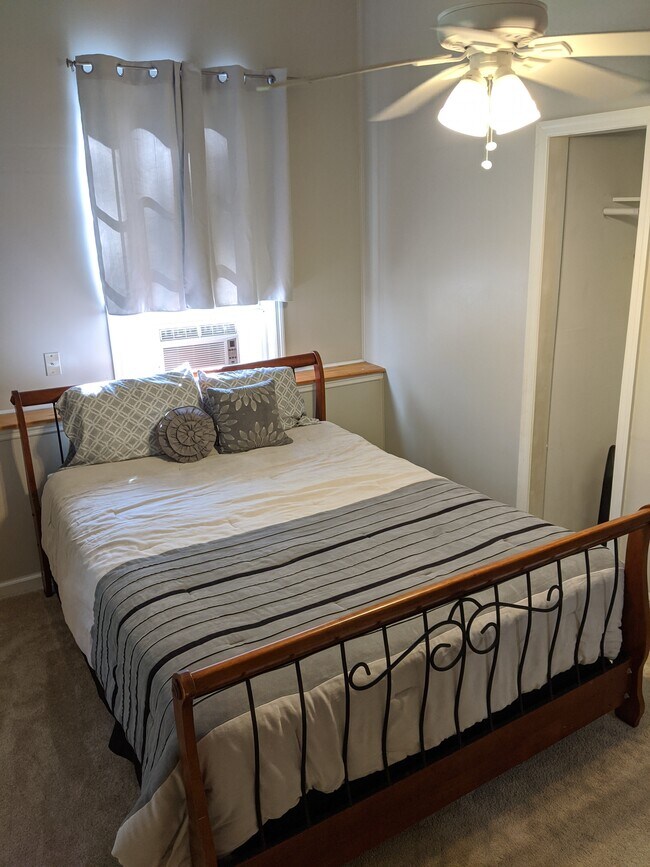 Foto del edificio - 201 PARTRIDGE CIR Apt.