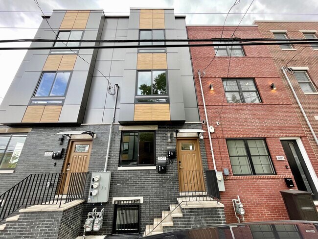 Building Photo - 2602 Reed St