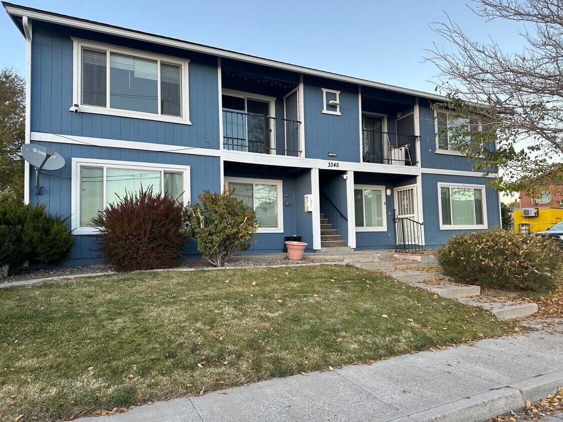 Amazing city views 2 bed 1 bath upstairs ... - Amazing city views  2 bed 1 bath upstairs ...