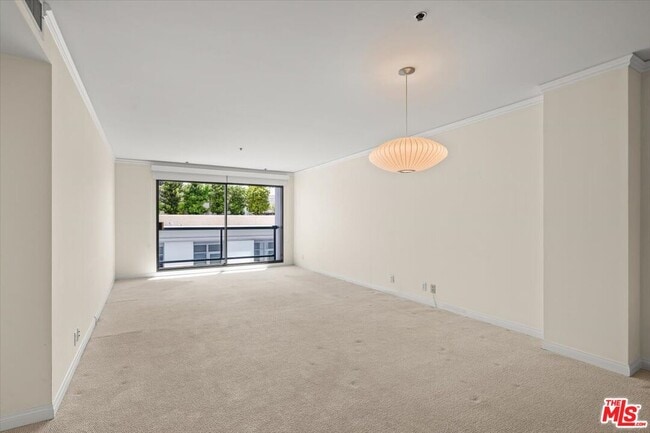 Building Photo - 10724 Wilshire Blvd