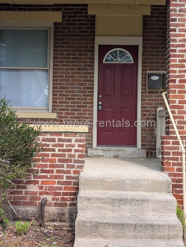 Building Photo - 934-940-940 E Fulton St