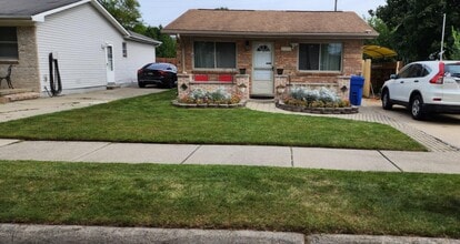 Building Photo - 32230 Ruehle Ave