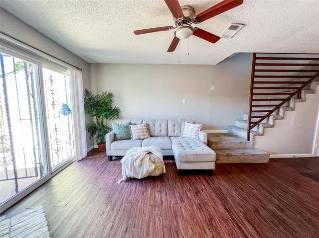 Foto del edificio - 9438 Olde Village Ct