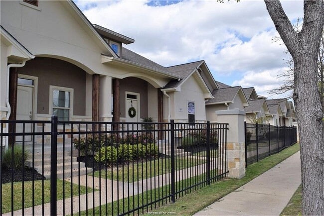 Building Photo - 3821 Harvey Rd