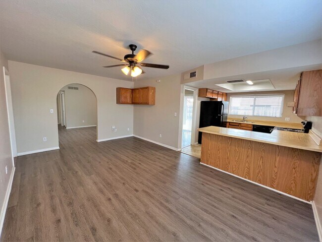 Building Photo - 908 S Gentry Cir