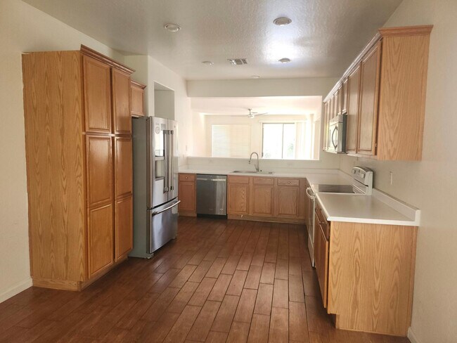 Foto del edificio - 3317 Thoreau Ln