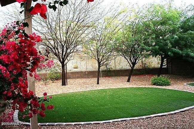 Foto del edificio - 29227 N 22nd Ln