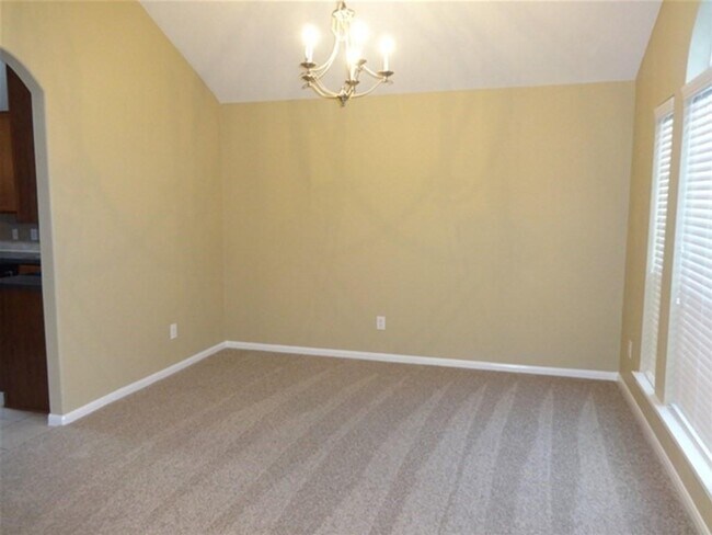 Building Photo - 865 Grassy Knoll Trail