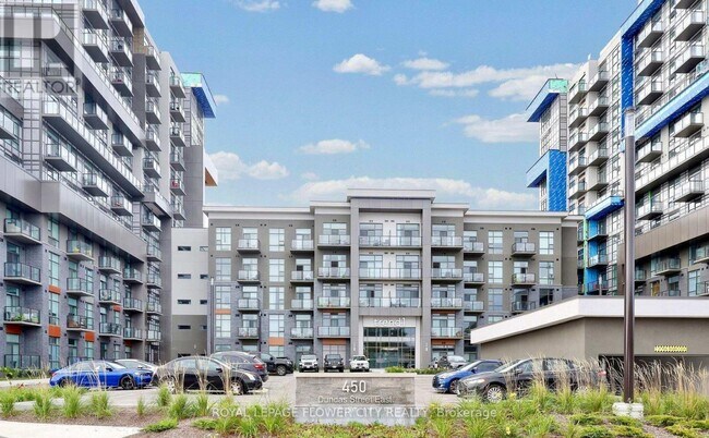 Photo du bâtiment - 450 Dundas St E