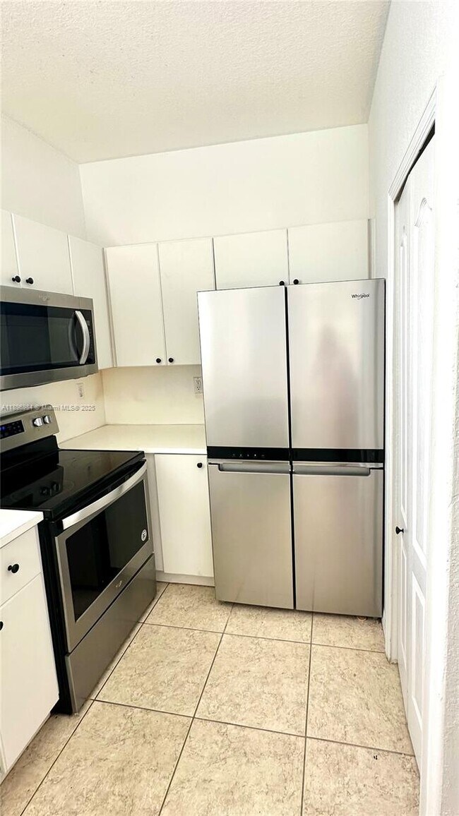 Foto del edificio - 4316 NW 113th Ct