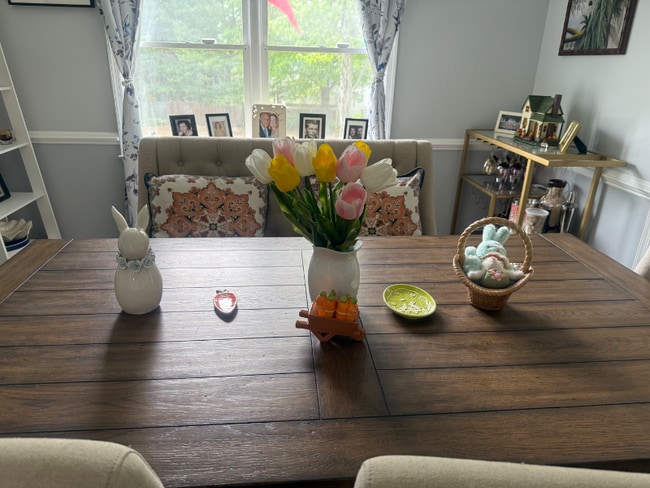 Building Photo - 301 Inglewood Dr