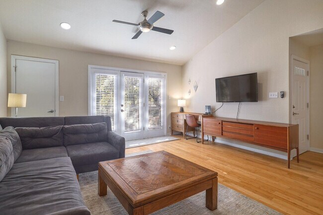 Foto del edificio - 1601A Southgate Cir