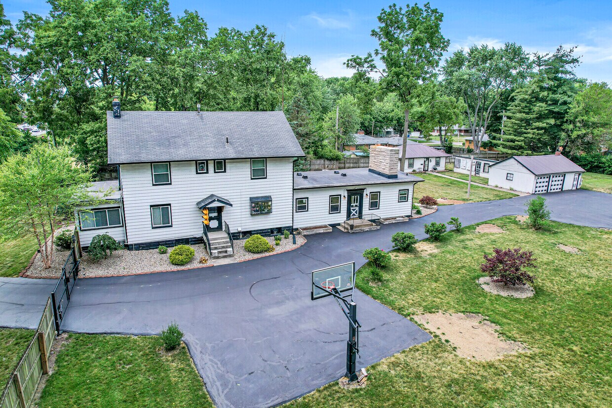 Primary Photo - 7040 Rockville Rd
