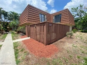 Building Photo - 5239 Cedarbend Dr