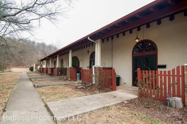 Building Photo - 1 br, 1 bath House - 214 Old Hickory Blvd....