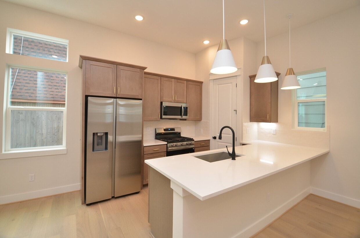 Foto principal - 9309 Montridge Dr