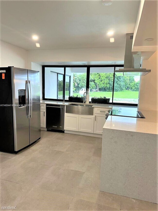Foto del edificio - 4 br, 2 bath House - 5740 SW 130th Ave