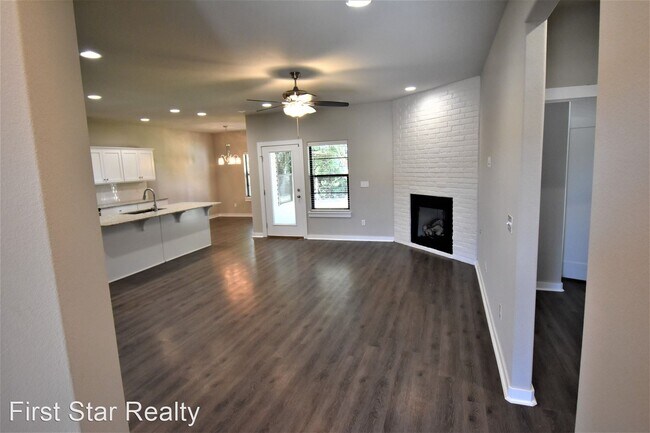 Building Photo - 4 br, 2 bath House - 481 N Tacoma Street