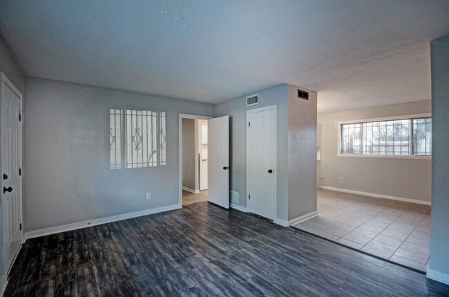 Building Photo - 351 Culley Dr