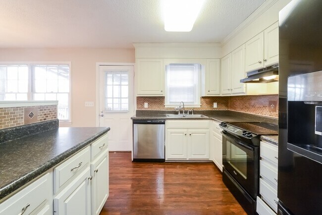 Building Photo - Lovely 4 Bed in Birmingham, AL