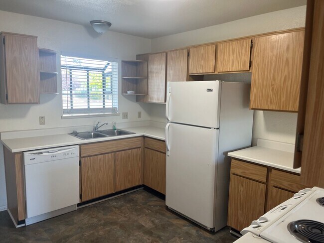 Foto del edificio - 7665 Spouse Dr