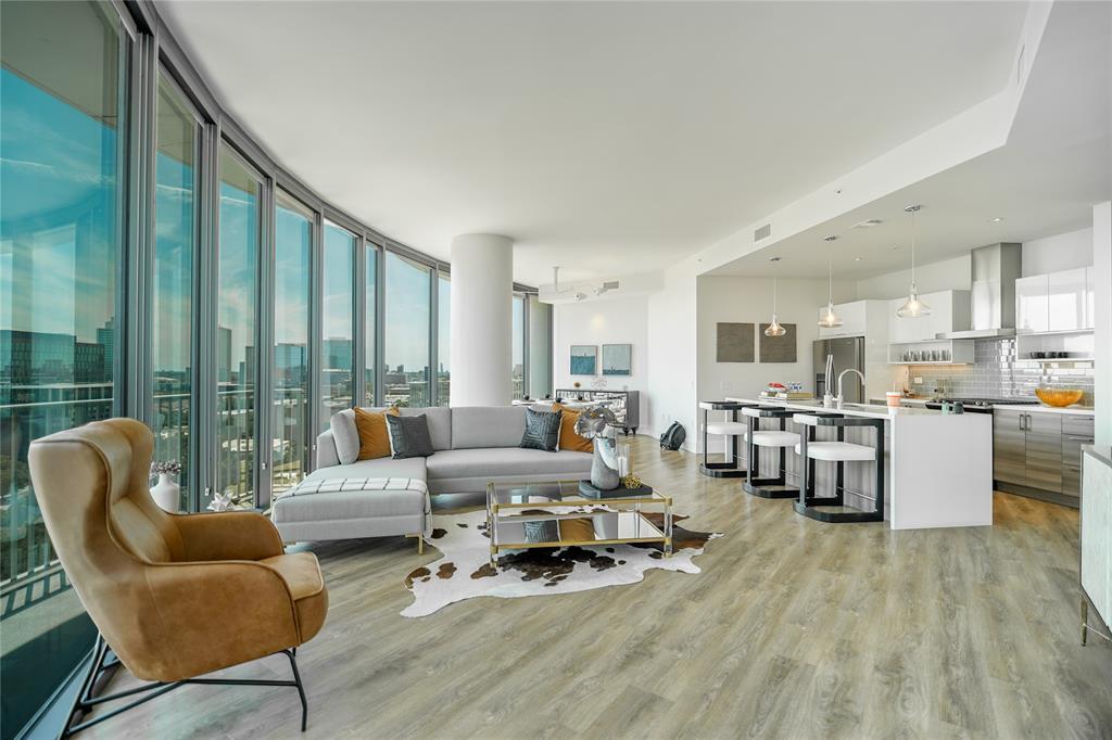 Foto principal - 3333 Lake St