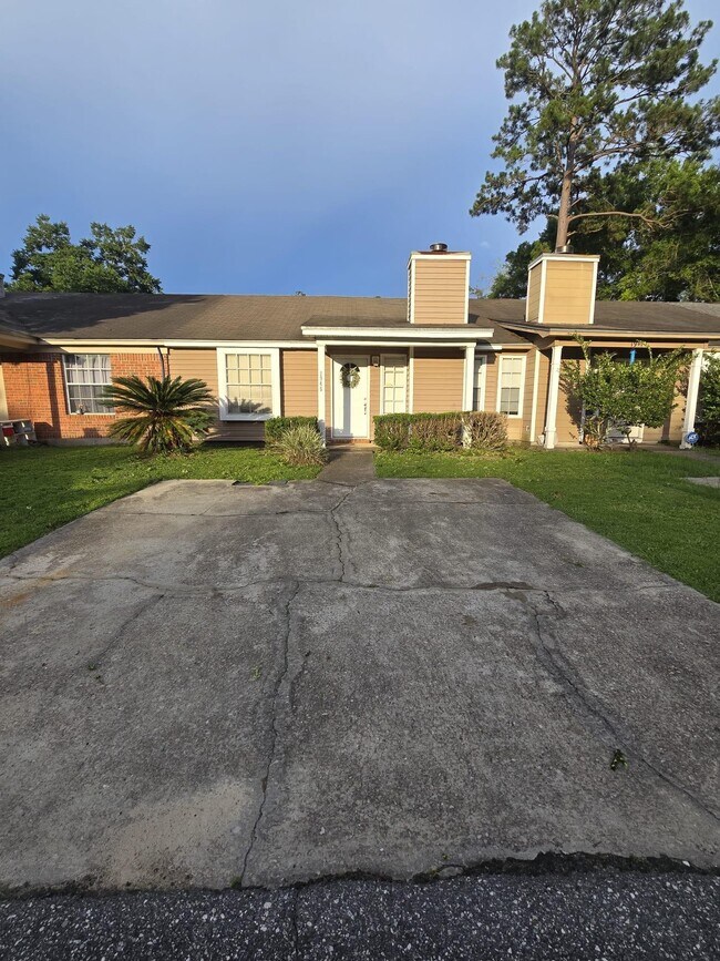 Building Photo - 1945 Baywind Ct