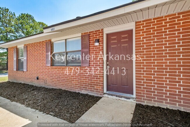 Building Photo - Cozy 2 Bedroom Duplex with Fireplace & Spacious Backyard!