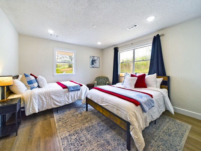 Foto del edificio - 9635 Price Coffee Rd