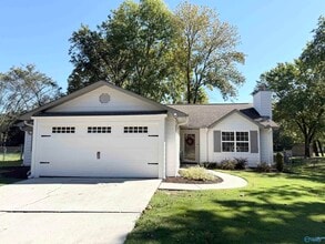 Building Photo - 9742 Wallwood Dr SE