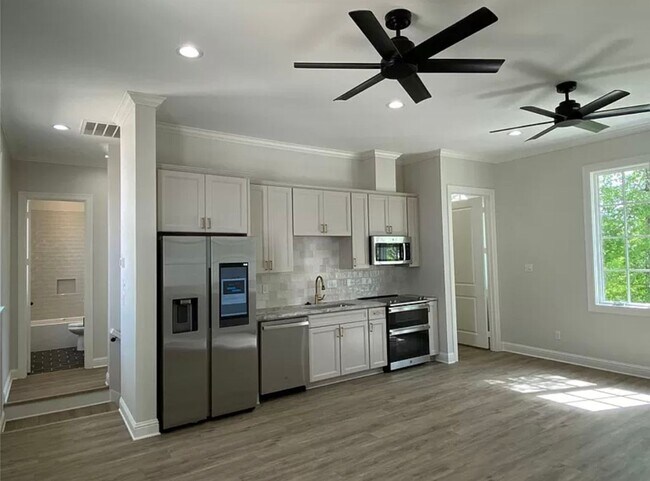 Building Photo - PROVENANCE ROOM, COMMON AREA, GARAGE FOR L...