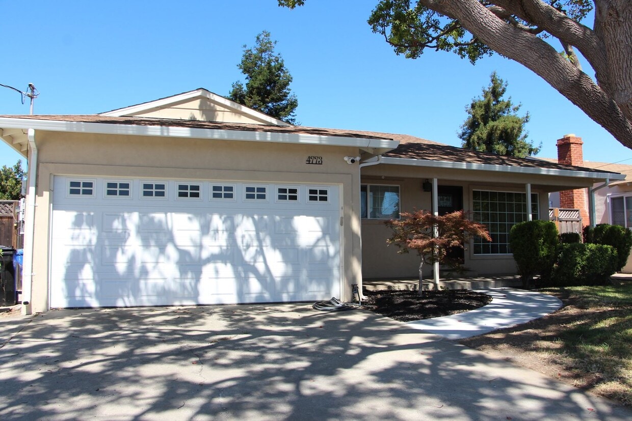 Primary Photo - Granado Ave 3 Bedroom 2 Bath