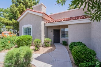 Building Photo - 2929 W Yorkshire Dr