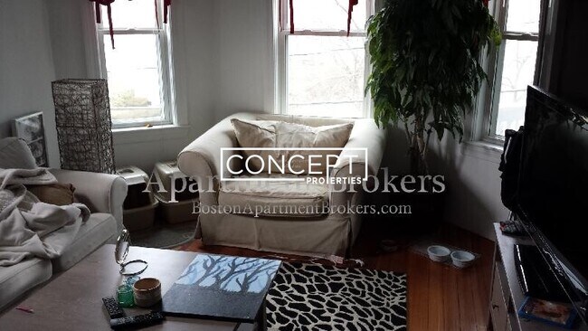 Building Photo - 26 Union St