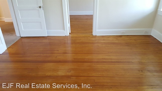Foto del edificio - 1724 Lamont St NW