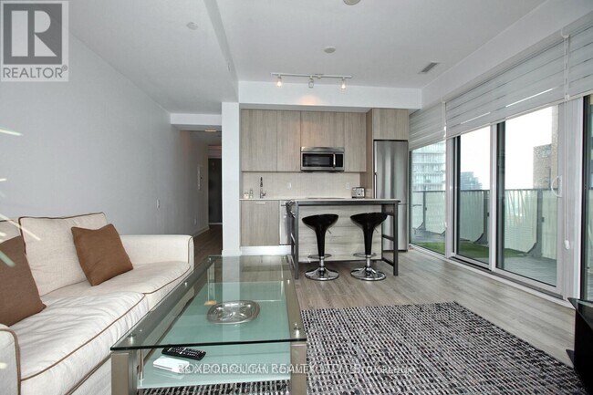 Photo du bâtiment - 42 Charles St E