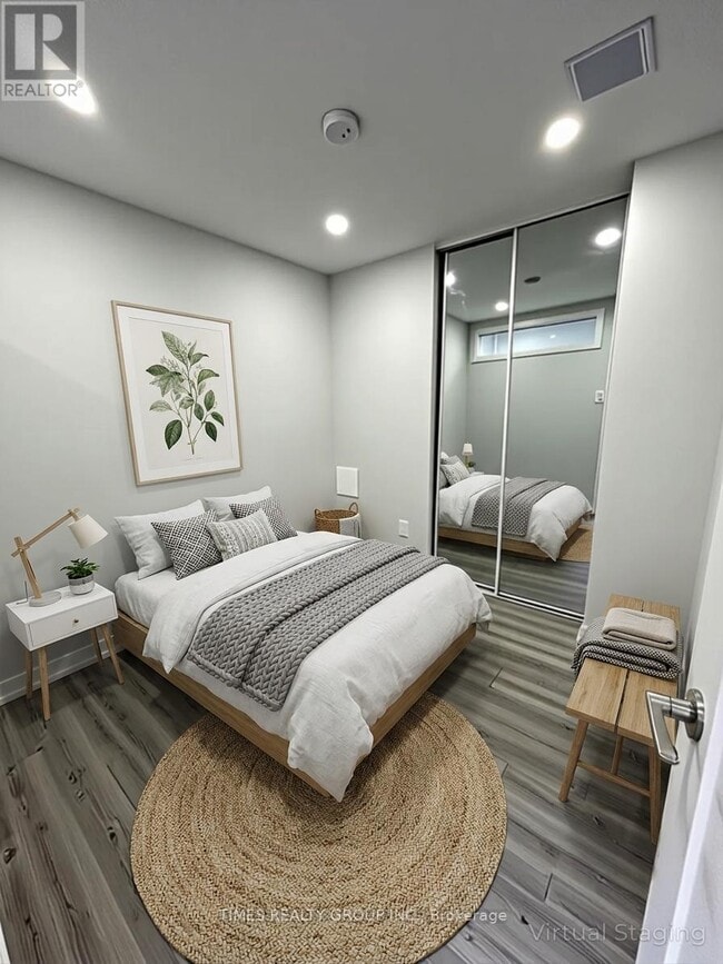 Building Photo - 15 Walmer Rd