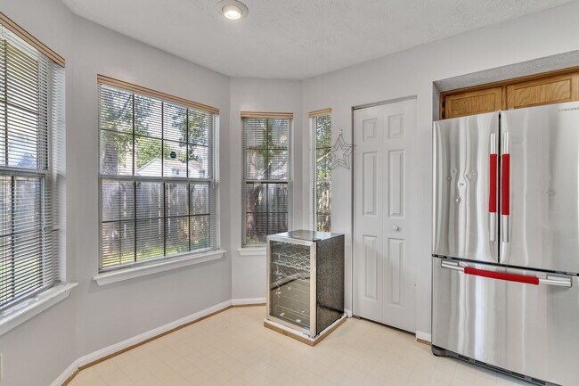 Foto del edificio - 13920 Lord Fairfax Pl