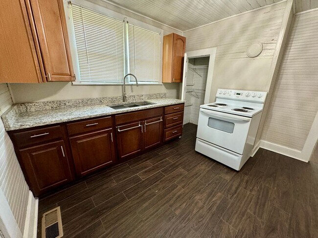 Building Photo - Coming Soon!